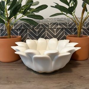 Brand New Bath and Body Works 3-Wick Sunflower Candle Holder